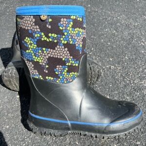 Bogs Black and Blue Mosaic Kids' Rain/Winter Boots